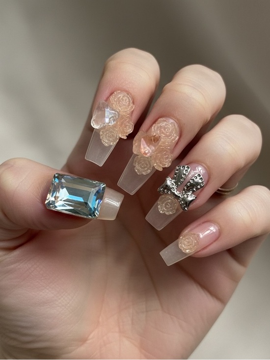 Elegant Floral Embellished False Nails - Picture 2 of 2
